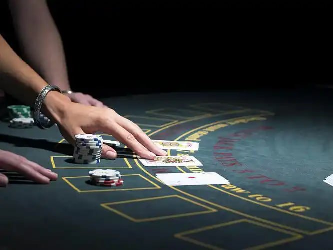 Layar mobile menampilkan permainan slot online populer di deltaslot88